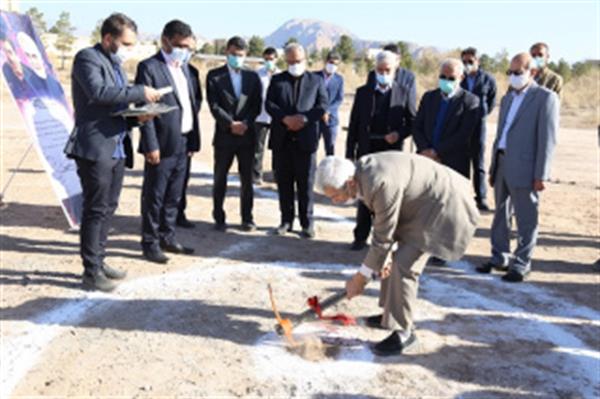 عملیات عمرانی ساختمان پژوهشکده فناوری تولیدات گیاهی دانشگاه شهید باهنر کرمان آغاز شد