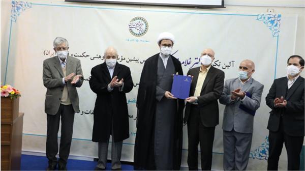 پژوهشکده‌ها متولی ترویج اندیشه‌های جدید هستند/ فکر از حکیمان، اجرا با حاکمان