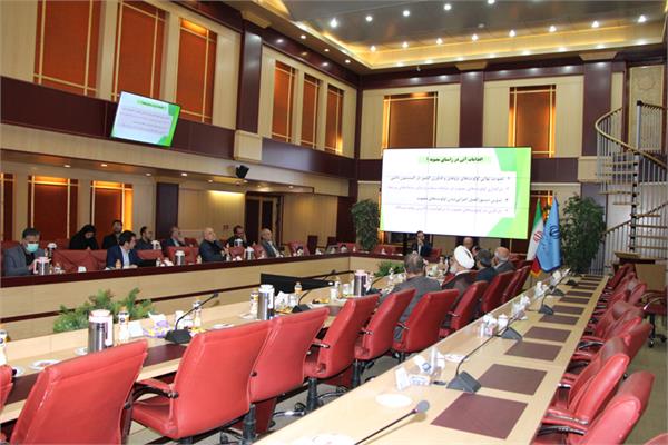 جلسه 215 کمیسیون دائمی