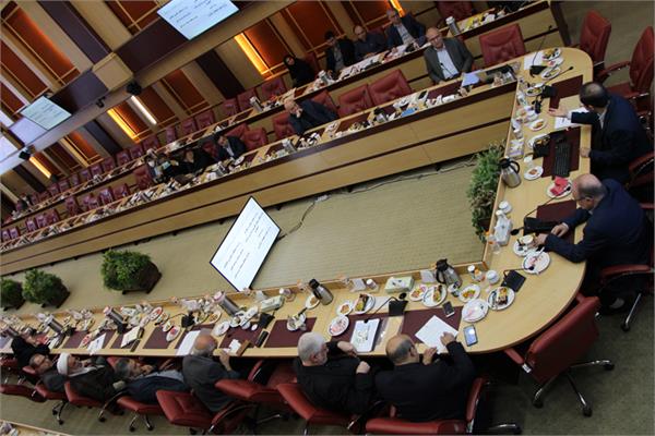 جلسه 215 کمیسیون دائمی